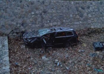 Тешка сообраќајна несреќа во Колешино: Загинаа маж и жена откако возилото паднало во канал