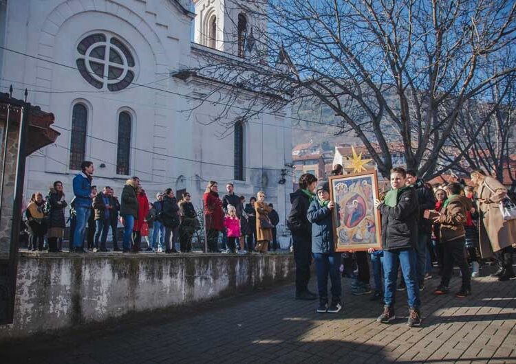 Деца од Струмица го најавија големиот христијански празник – Раѓањето Христово