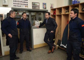 Градоначалникот на Струмица пред новогодишната долга ноќ ги посети дежурните служби на јавните институции