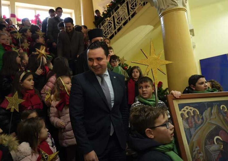 Деца од Струмица го најавија големиот христијански празник – Раѓањето Христово