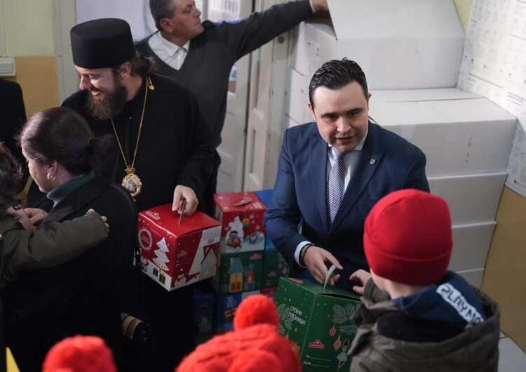 Деца од Струмица го најавија големиот христијански празник – Раѓањето Христово