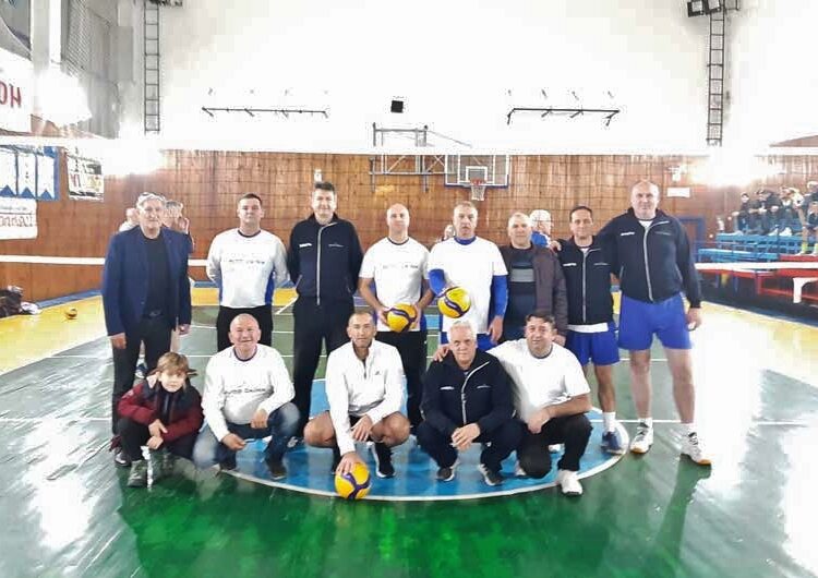 Ветерани од Србија, Бугарија и Македонија, пријатели на струмичките одбојкари ветерани го одржаа традиционалниот меѓународен турнир