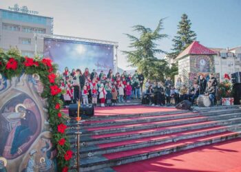 Деца од Струмица го најавија големиот христијански празник – Раѓањето Христово