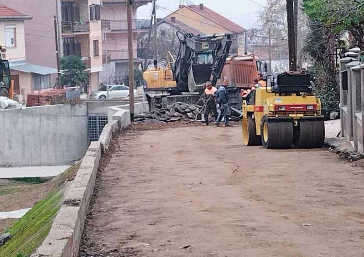 „ДИКОР ЦД“ започна да ги гради двете улици долж обновениот порој „Крушевска Република“