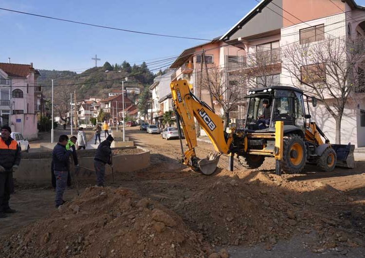 Градоначалникот Костадинов на увид на градежните активности долж поројот „Крушевска Република“