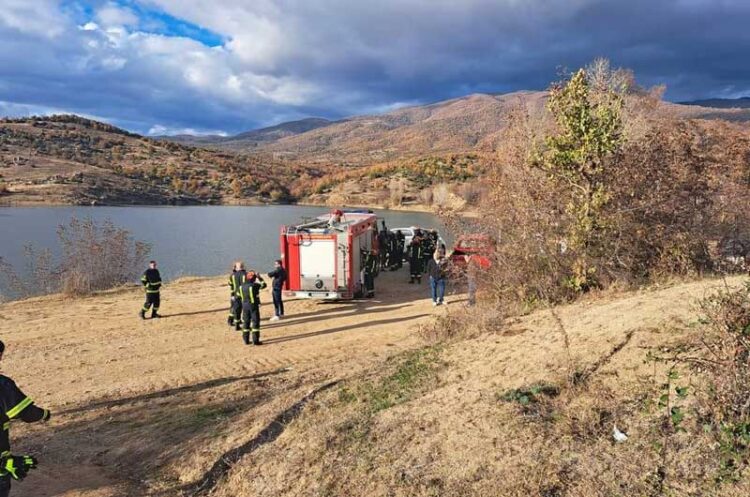 Симулација на шумски пожар: Водите од браната „Иловица“ го изгаснаа шумскиот пожар кој беснееше на планината Огражден