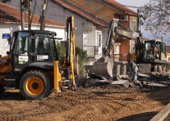 Градоначалникот Костадинов на увид на градежните активности долж поројот „Крушевска Република“