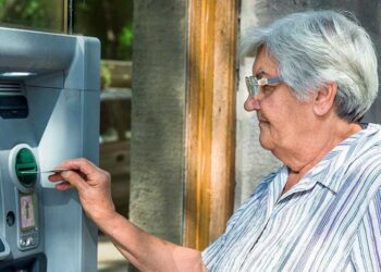 Пензионерите утре на сметките ќе ја добијат втората исплата на финансиска поддршка заради кризата