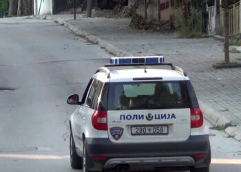 Пет мигранти проселе во двор на училиште во Струмица