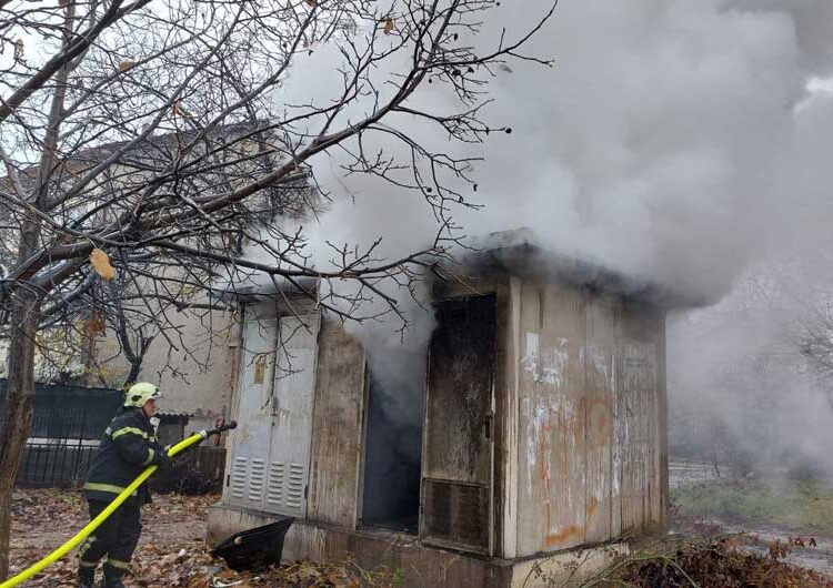 Гореше Трафостаница на улицата „Ристо Ќурчиев“ во Струмица