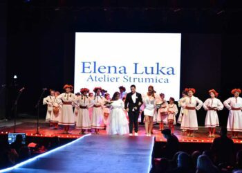 По 6-ти пат „Убави сме, свои сме“ – манекените „од високо“ ги гледаа луѓето кои дојдоа да ги поддржат, се чуствуваа како ѕвезди