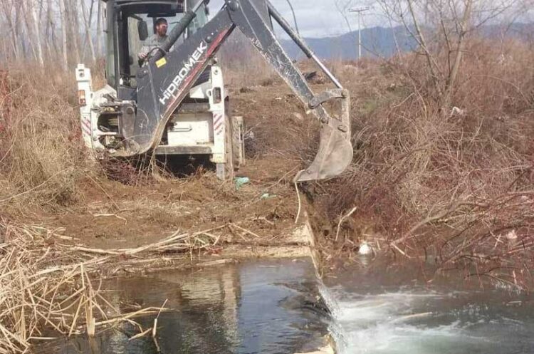 Општина Василево се подготвува за Водици – се чистат речните корита каде ќе се врши осветување на водите и фрлање на крстот