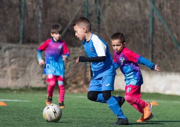 Младите фудбалери на „Академија Пандев“ го имаа првото искуство со квалитетни екипи на турнирот „Вихрен Куп 2023“ во Бугарија