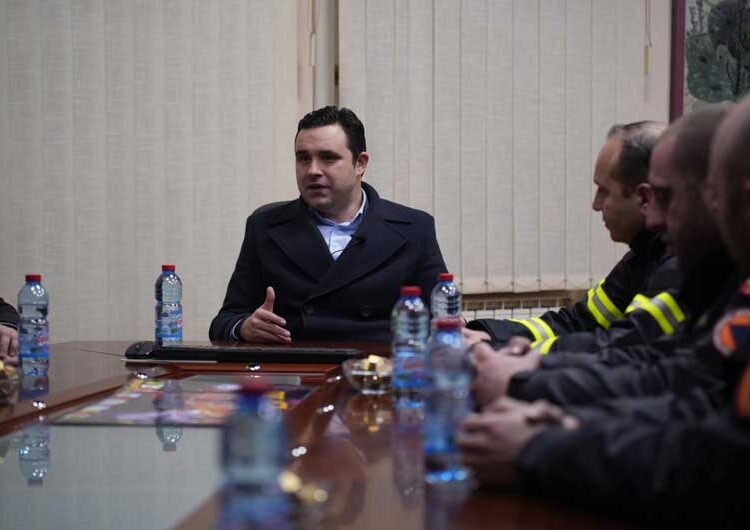 Храбрите момци се вратија од Турција, доцна синоќа ги пречека градоначалникот пред општинската зграда