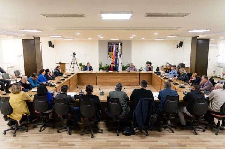 Локалниот совет за превенција ќе дебатира за бесправната сеча на дрва, дрвосечачките машини низ улиците, труењето на кучињата