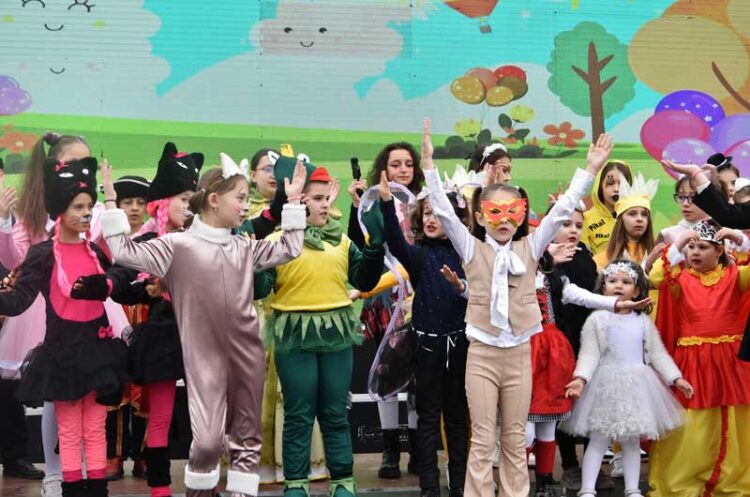 Детски карневал во Струмица – пчелки, мравки, жаби, бувчиња, медузи…