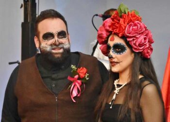 Наско Костуранов и Катерина Јовановска се принцот и принцезата на Струмичкиот карневал