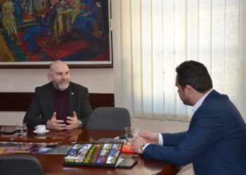 И во услови на сериозна економска криза не треба да се откажуваме од туризмот, велат Костадинов и Јаневски по денешната средба