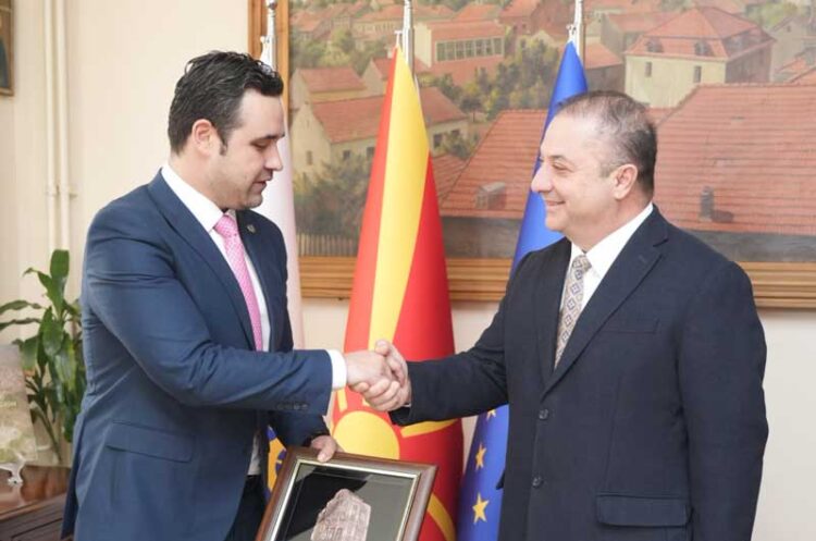 Веро и Џамбо доаѓаат во Струмица