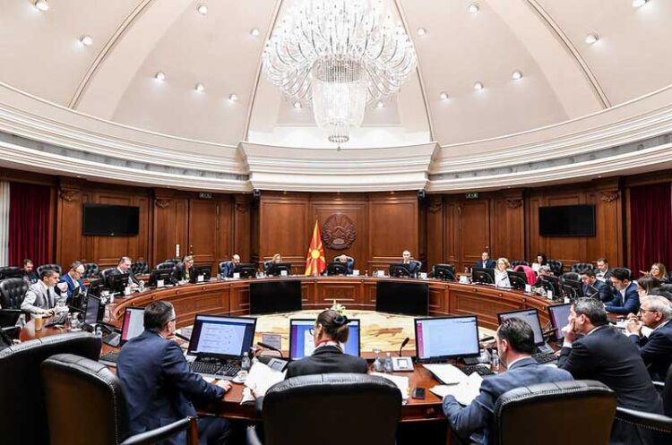 Казината и кладилниците подалеку од училиштата – најмалку 500 метри, одлучи Владата