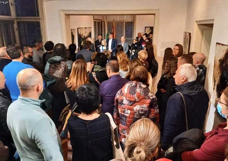 Поставена изложба на Марјан Ѕингаров во КИЦ на Македонија во Софија