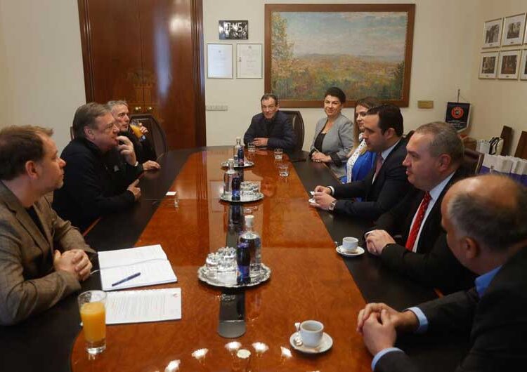 Струмичкиот градоначалник на средба со градоначалникот на Љубљана, се сретна и со познати струмичани во овој град