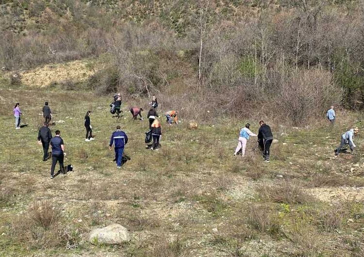 Се исчисти ѓубрето од ридовите и излетничките места во струмичкиот регион – акција на екоактивистите со поддршка на општините