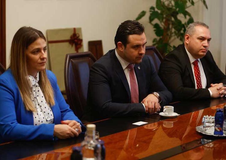 Струмичкиот градоначалник на средба со градоначалникот на Љубљана, се сретна и со познати струмичани во овој град