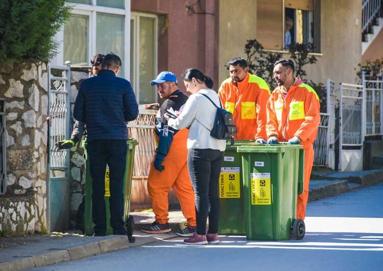 Општина Струмица почна со селектирањето на отпад кај домаќинствата – се делеше „втора канта“