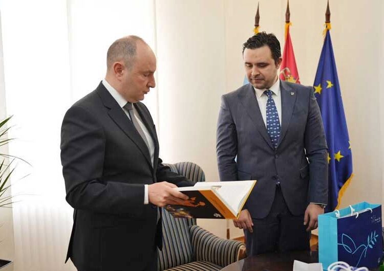 Градоначалниците на Струмица и Нови Сад се договорија да започнат процес на интензивна соработка меѓу двата града