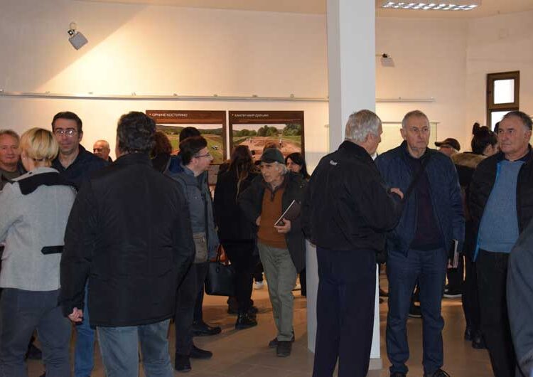 Археологот Зоран Рујак ја постави изложбата „Материјалната култура на праисториските заедници во Струмичко-радовишкиот регион“