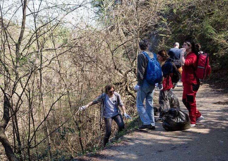 Се исчисти ѓубрето од ридовите и излетничките места во струмичкиот регион – акција на екоактивистите со поддршка на општините