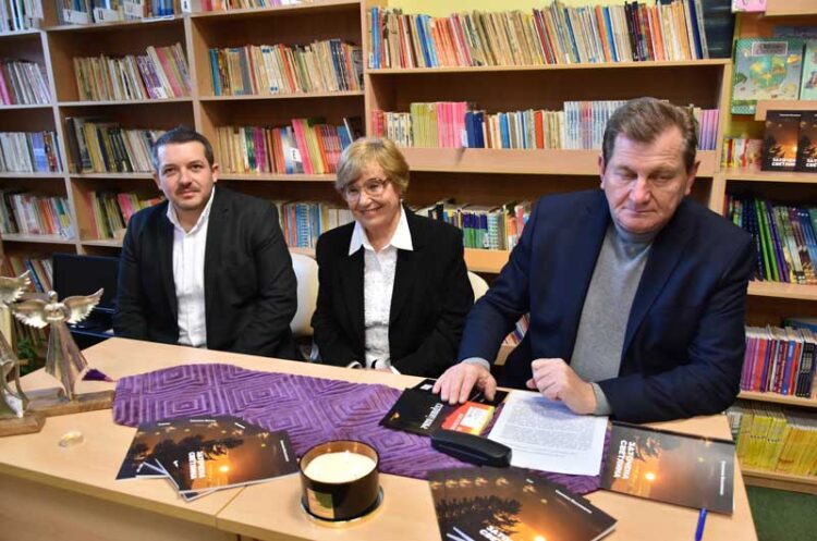Струмичката библиотека ја промовираше книгата „Заточена светлина“ од Смилана Василевска