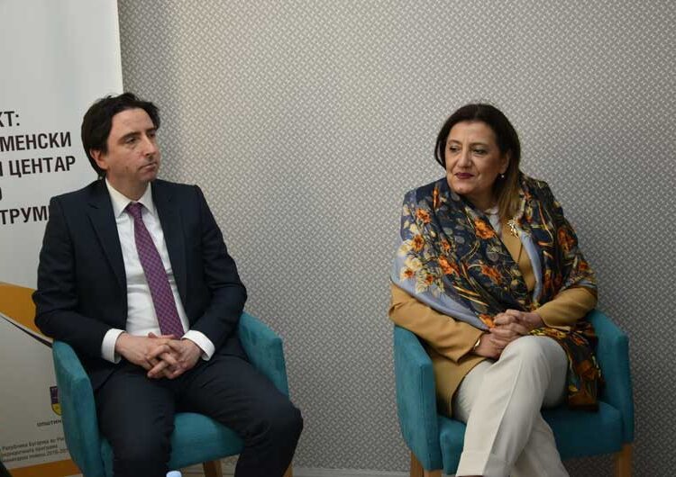 Британскиот амбасадор и министерката за труд и социјална политика го посетија Здружението на граѓани „Скај плус“ во Струмица