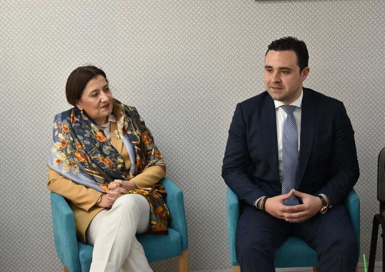 Британскиот амбасадор и министерката за труд и социјална политика го посетија Здружението на граѓани „Скај плус“ во Струмица