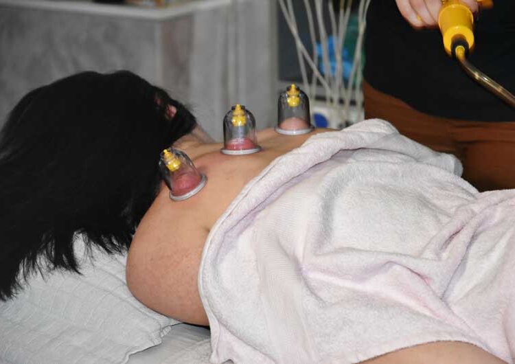 Идните физиотерапевти од „Димитар Влахов“ практично се запознаа со функционирањето на современите апарати во физиотерапијата