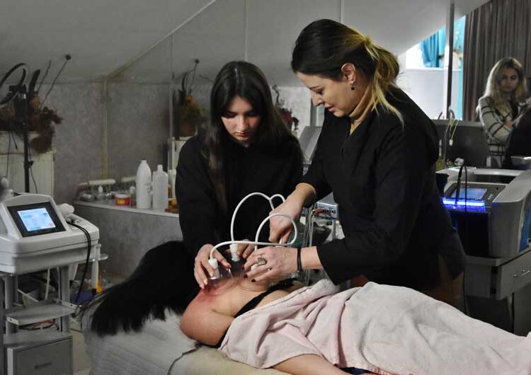 Идните физиотерапевти од „Димитар Влахов“ практично се запознаа со функционирањето на современите апарати во физиотерапијата