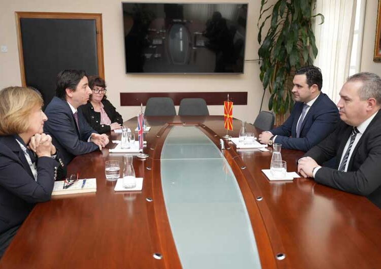 Британскиот амбасадор Метју Лосон на средба со градоначалникот на Струмица Костадин Костадинов