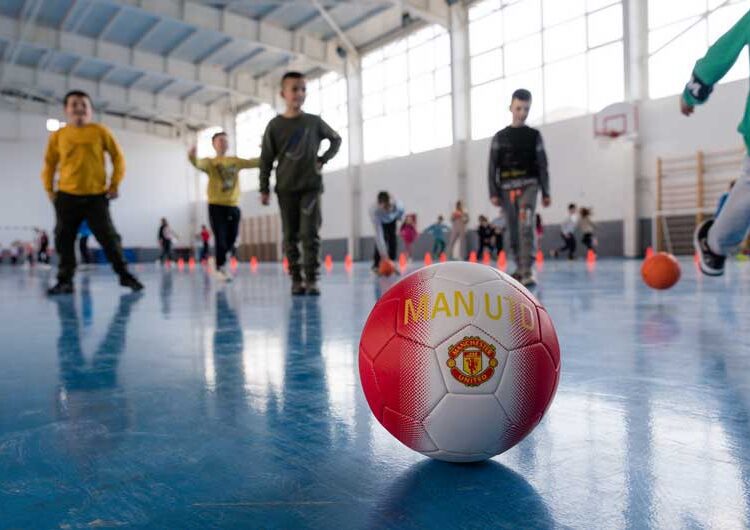 Донирани спортски реквизити за ООУ „Даме Груев“ во селото Куклиш