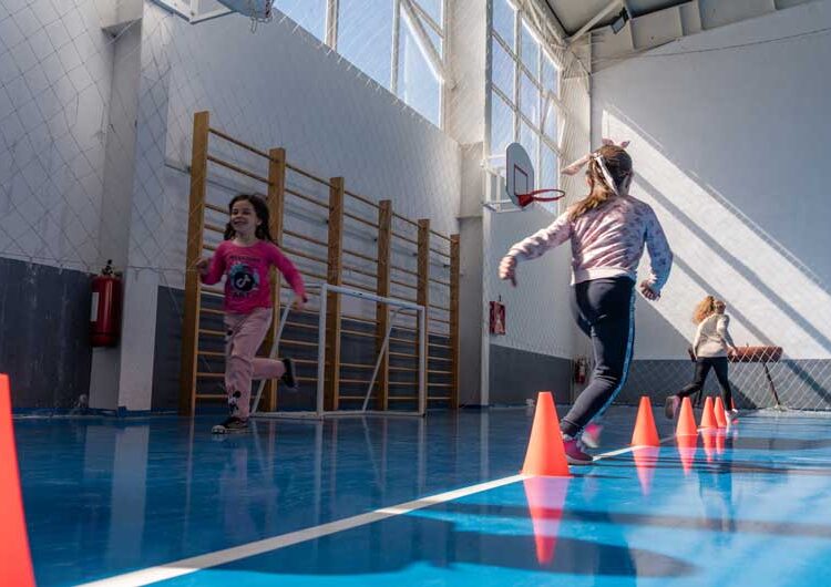 Донирани спортски реквизити за ООУ „Даме Груев“ во селото Куклиш