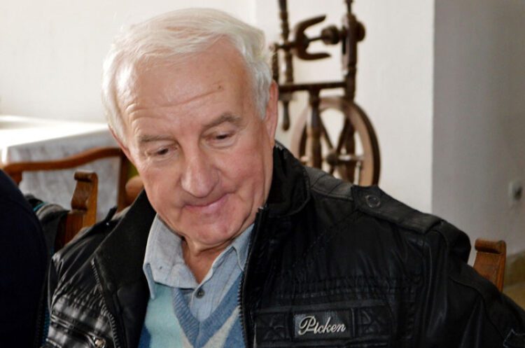 На денешен ден почина македонскиот поет и новинар од Струмица, Иван Василевски