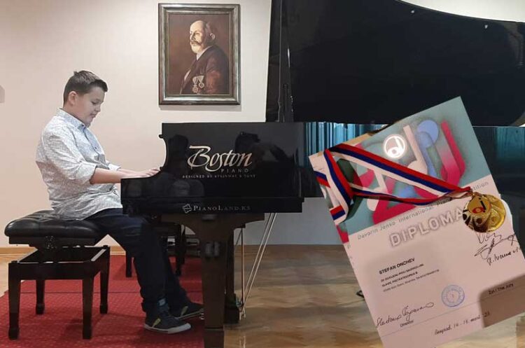 Младиот пијанист од Струмица Стефан Ончев го освои првото место на 20-от меѓународен натпревар „Даворин Јенко“ во Белград
