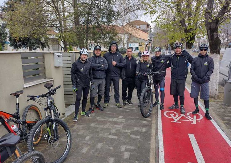 Во чест на фудбалската легенда Благој Истатов ултрамаратонецот Николчо Ѓоргиев трчаше и возеше велосипед од Струмица до Дојран