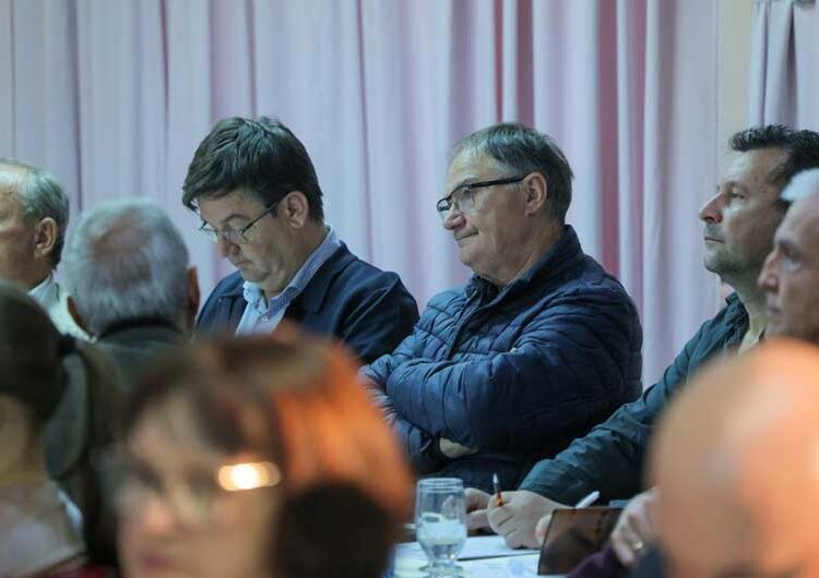 Претседателот Стево Пендаровски во посета на Ново Село, се обрати на „Форум во заедницата“