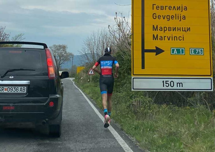 Во чест на фудбалската легенда Благој Истатов ултрамаратонецот Николчо Ѓоргиев трчаше и возеше велосипед од Струмица до Дојран