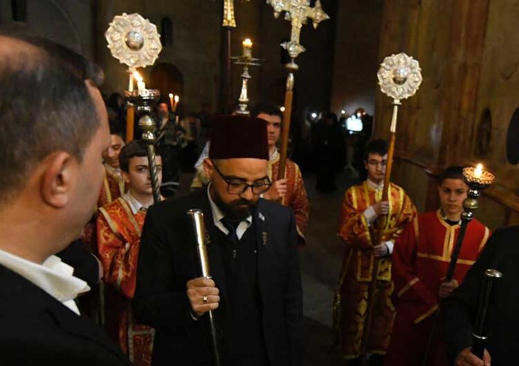 Македонска државна-црковна делегација во Ерусалим – вечерва ќе го донесе Благодатниот оган