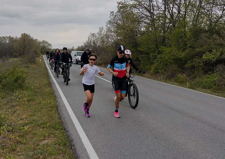 Во чест на фудбалската легенда Благој Истатов ултрамаратонецот Николчо Ѓоргиев трчаше и возеше велосипед од Струмица до Дојран