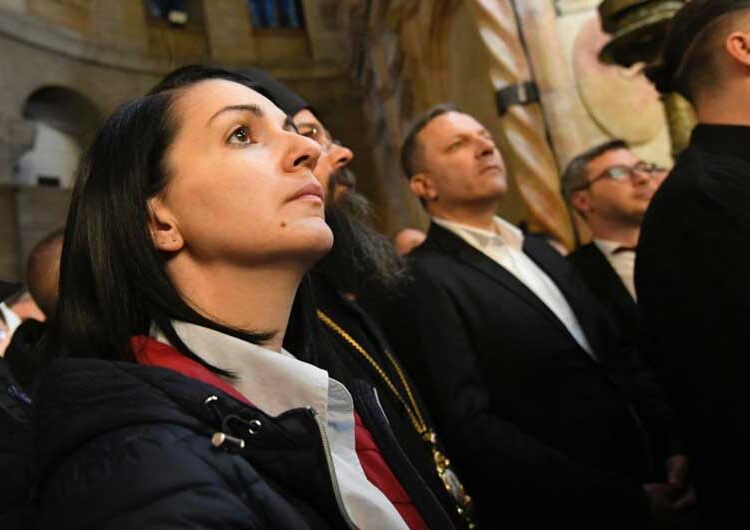 Македонска државна-црковна делегација во Ерусалим – вечерва ќе го донесе Благодатниот оган