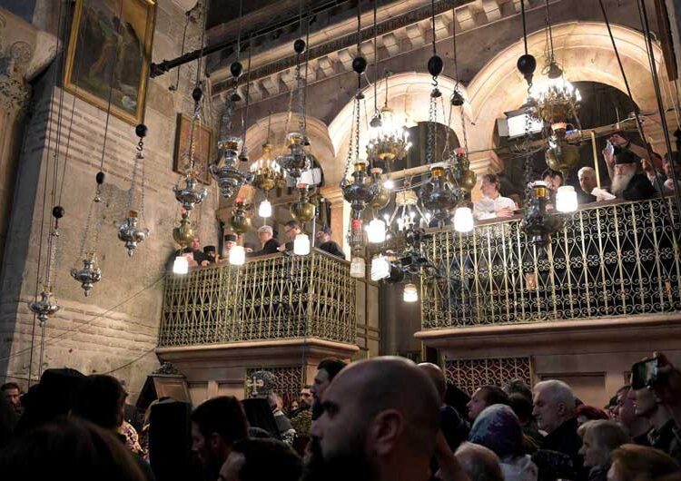 Македонска државна-црковна делегација во Ерусалим – вечерва ќе го донесе Благодатниот оган