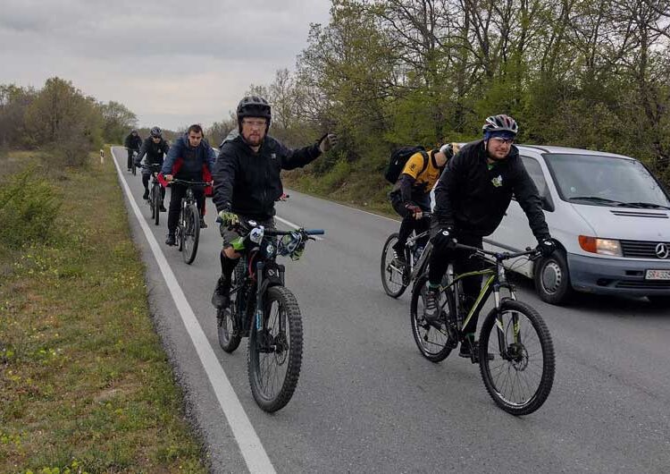 Во чест на фудбалската легенда Благој Истатов ултрамаратонецот Николчо Ѓоргиев трчаше и возеше велосипед од Струмица до Дојран